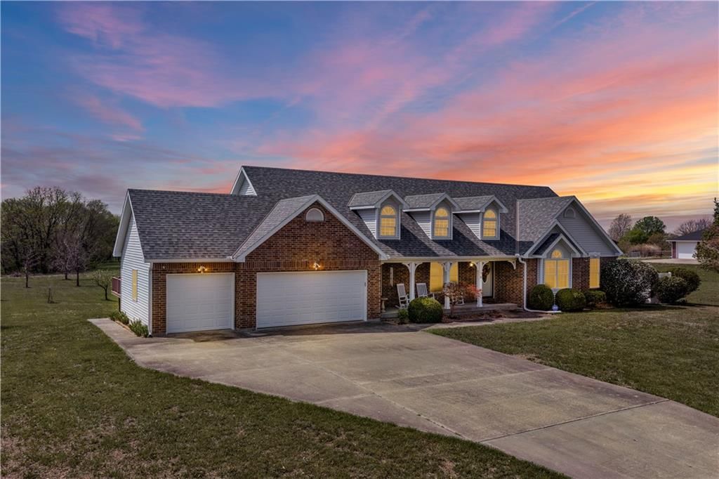 14 SW 260 Road, Warrensburg