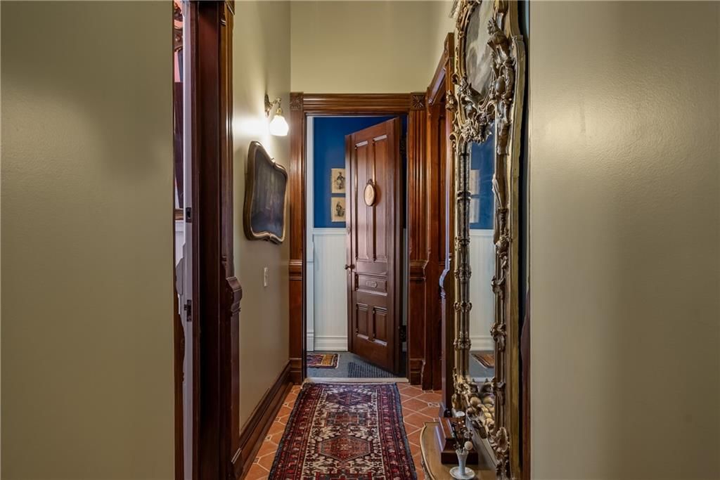809-819 Hall Street — photo 30