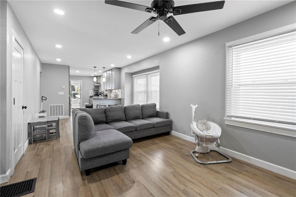 200 E Whittier Street — photo 3