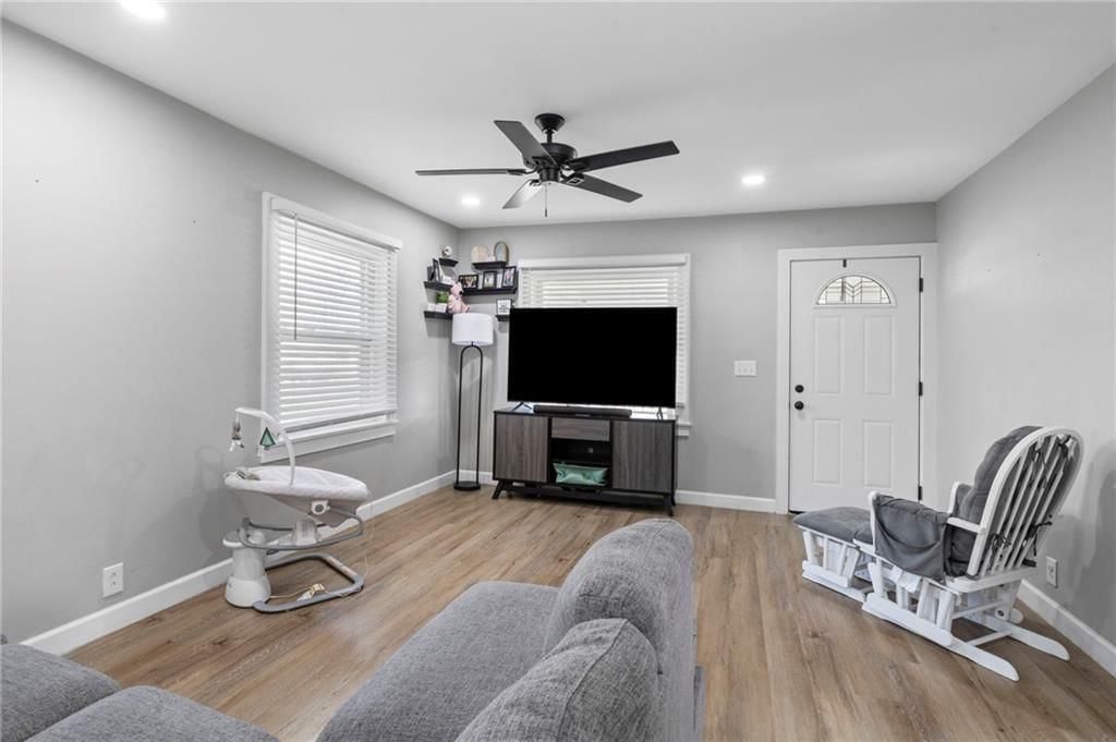 200 E Whittier Street — photo 4