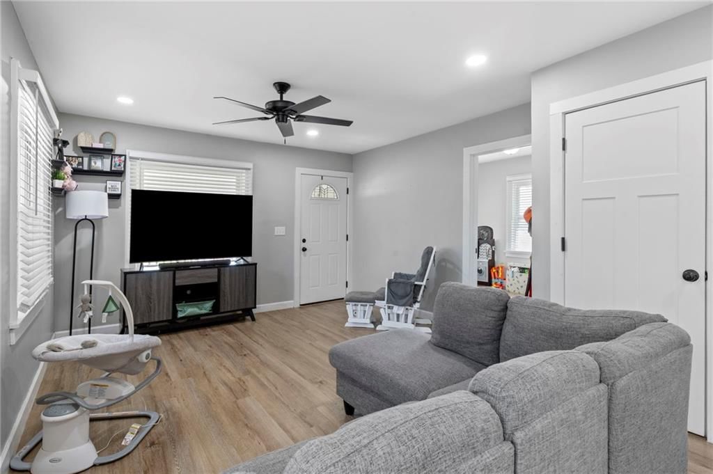200 E Whittier Street — photo 5