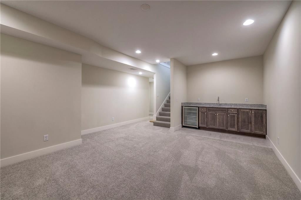 9860 W Greeley Street — photo 37