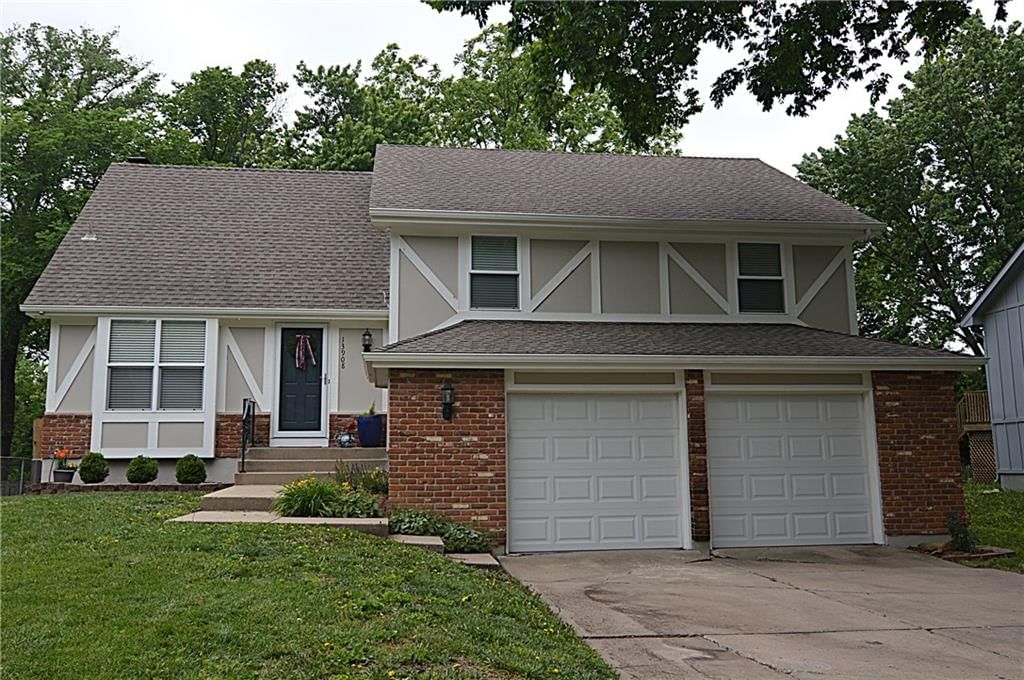 13908 S Brookwood Court, Olathe, KS