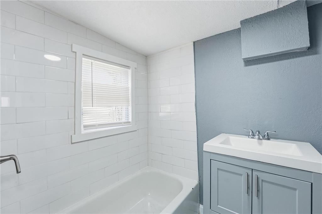 3816 E 37th Street — photo 12
