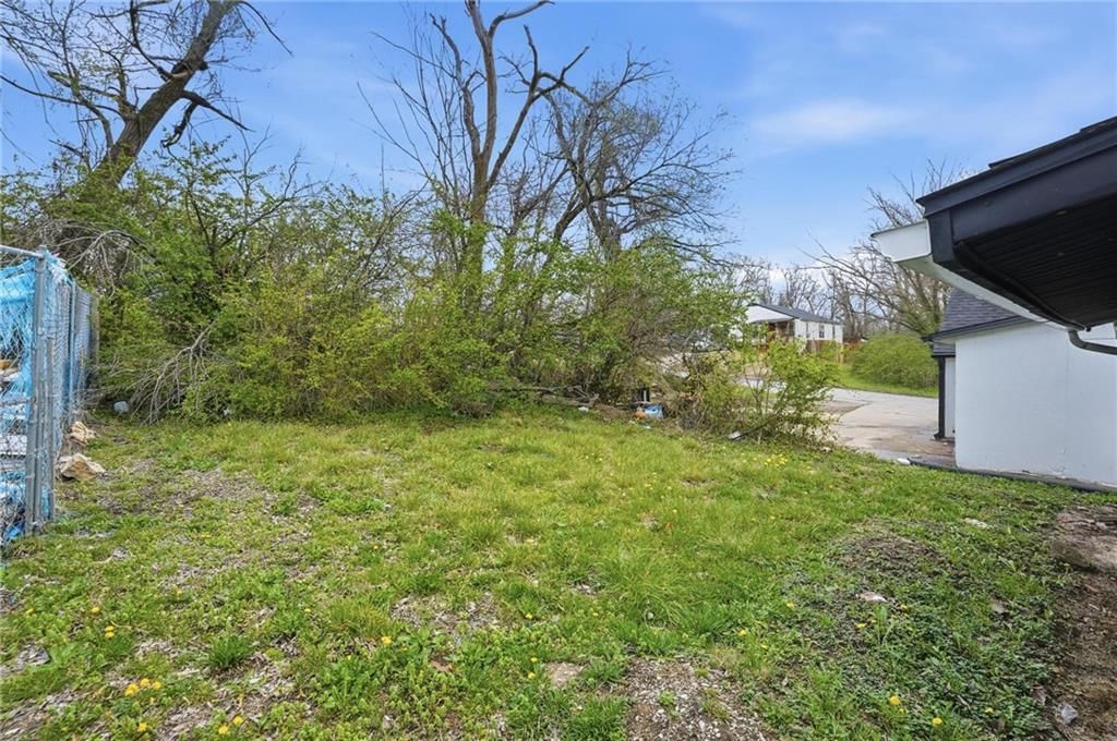3816 E 37th Street — photo 17