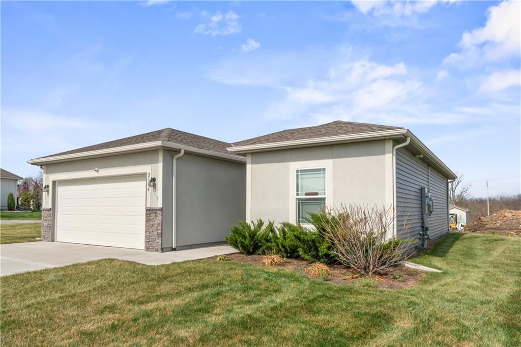 2104 Crestview Place — photo 4