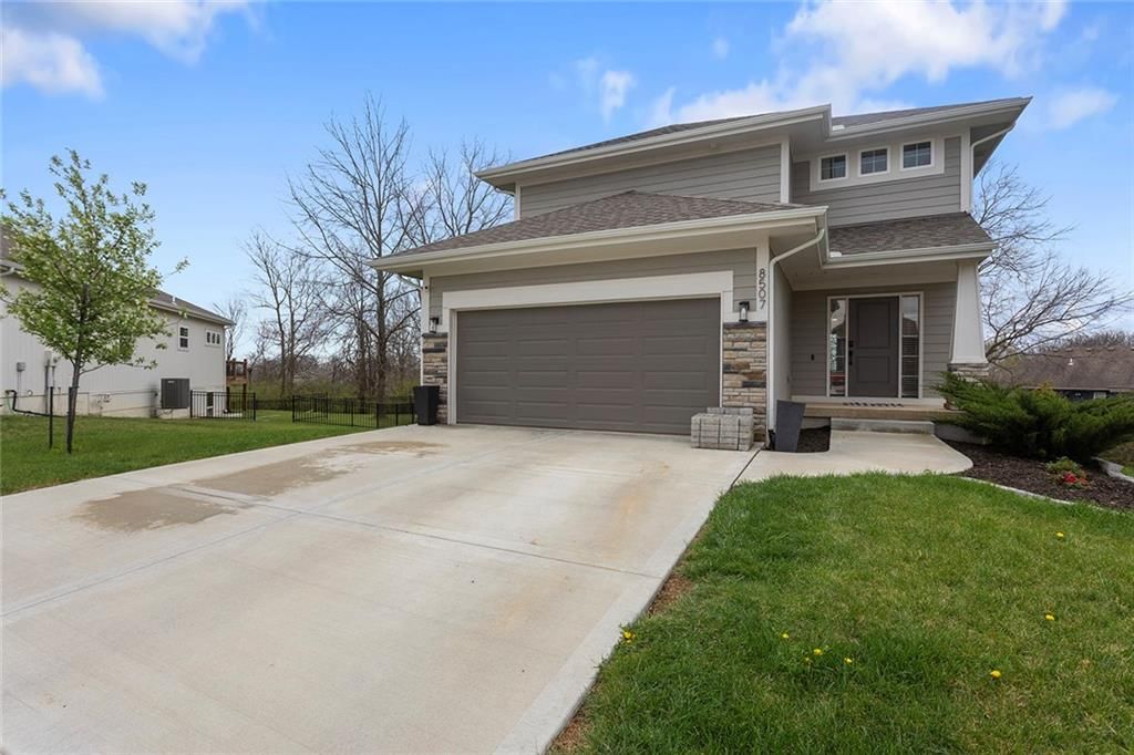 8507 N Elmwood Court, Kansas City, MO