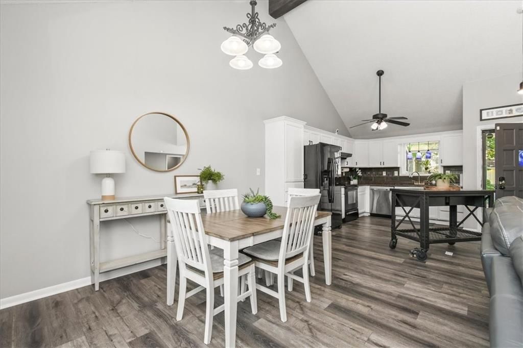 1817 NE Gatewood Drive — photo 8