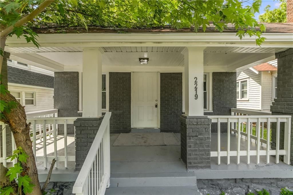 2219 E Meyer Boulevard — photo 3