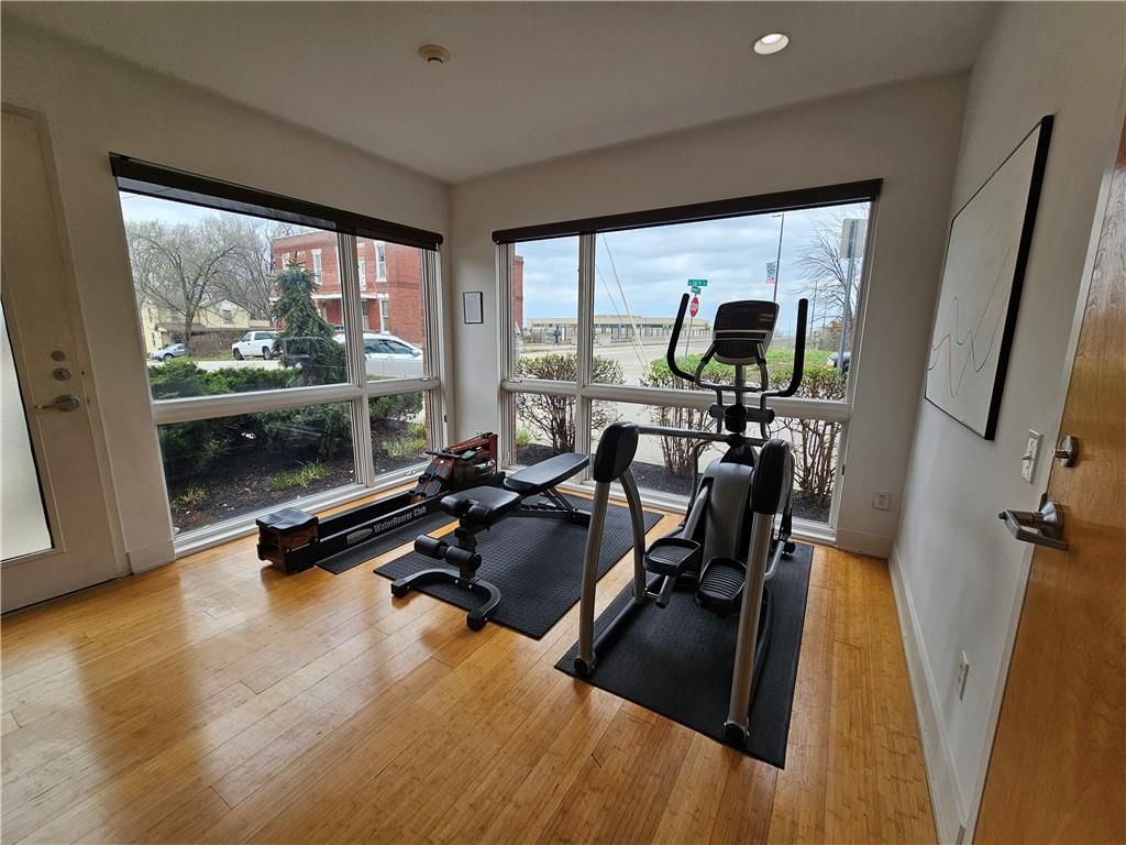 1605 Summit Street — photo 44
