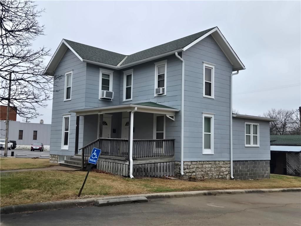 102 E Peoria Street — photo 3
