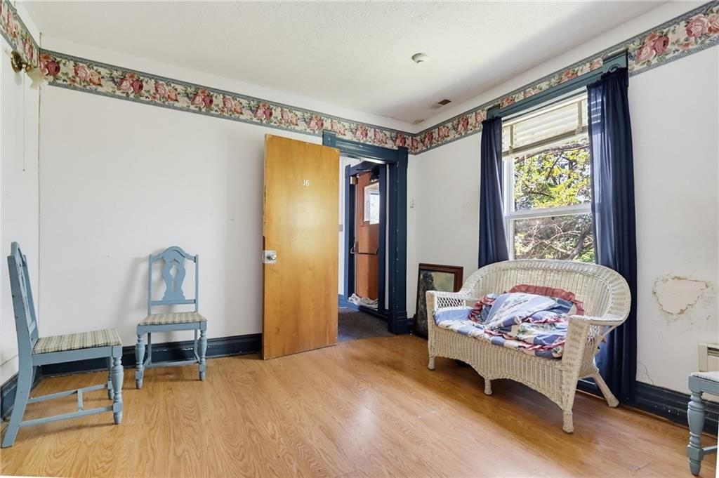 308 S Broadway Street — photo 36