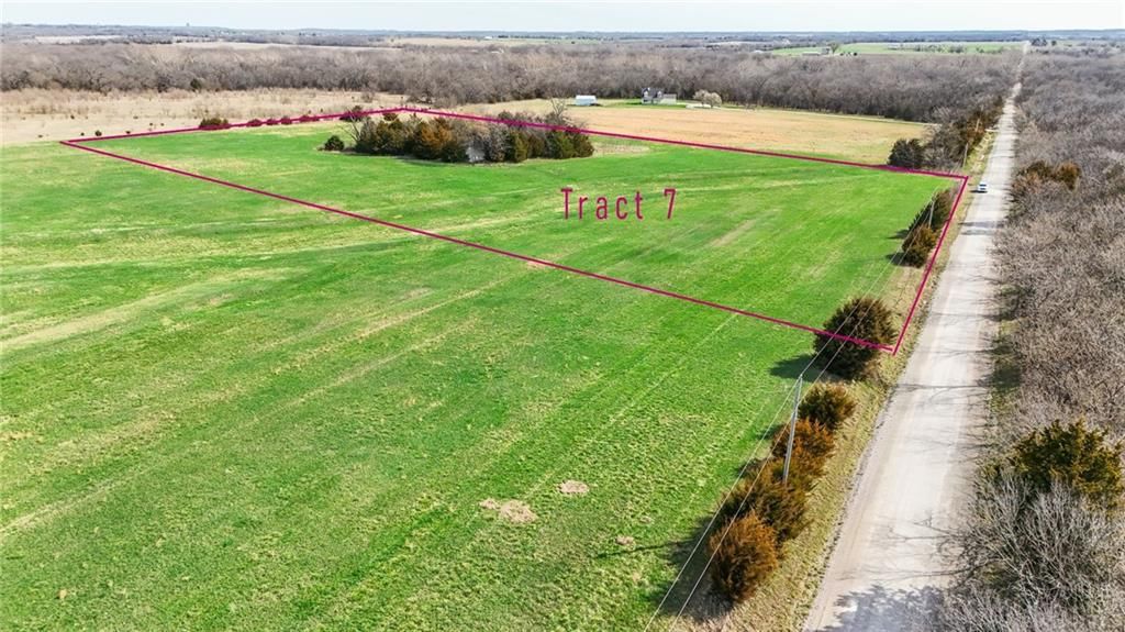 0002 N 1 Road, Baldwin City