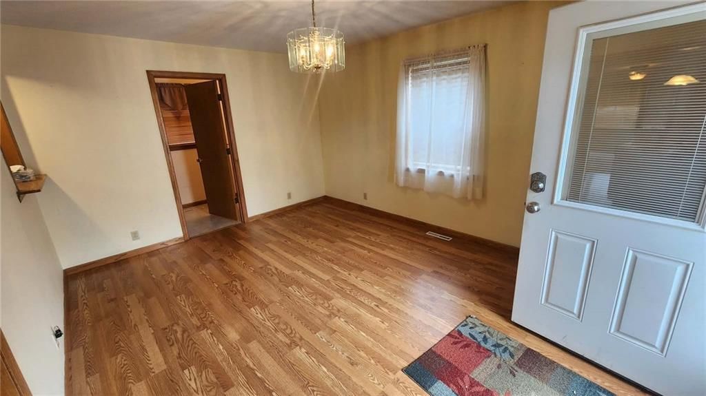 301 E Walnut Street — photo 17