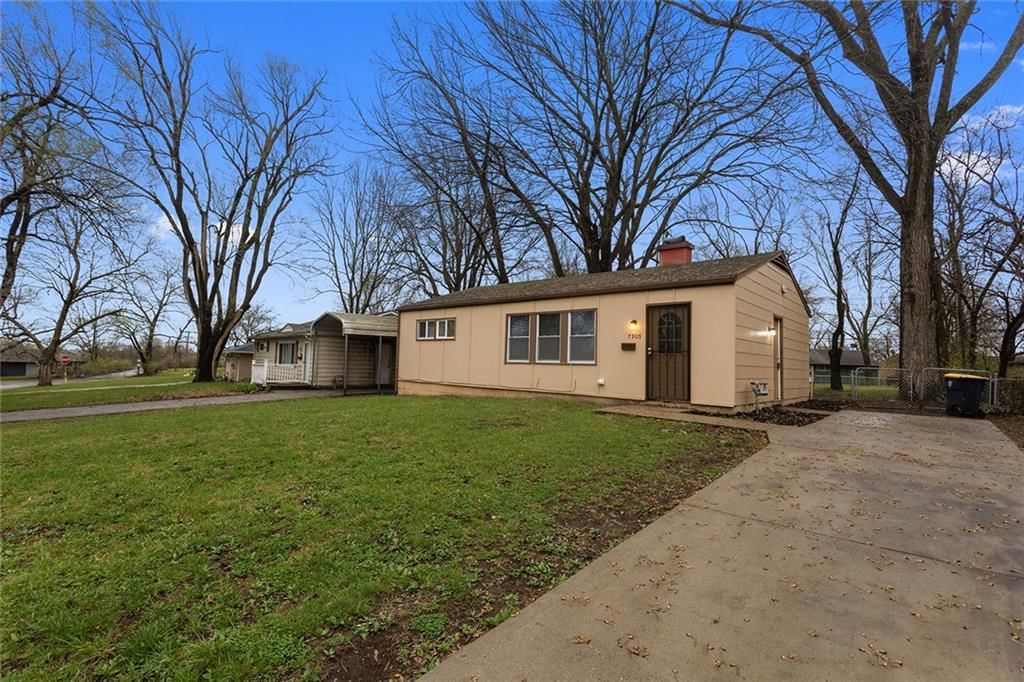 7905 E 112th Street, Kansas City, MO