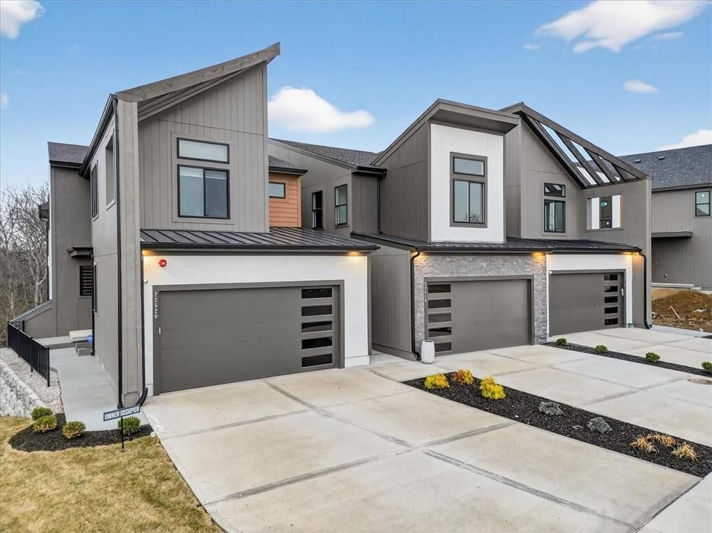 9326 Freedom Street, Lenexa, KS