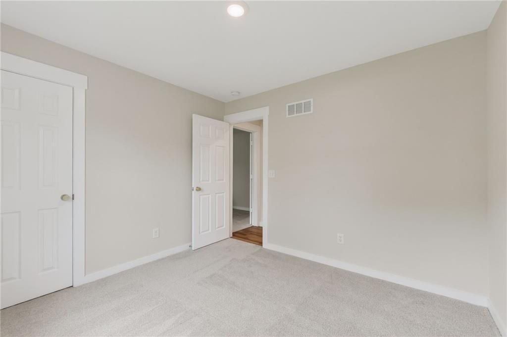Photo 19 of 37 - 405 N Harrison Street