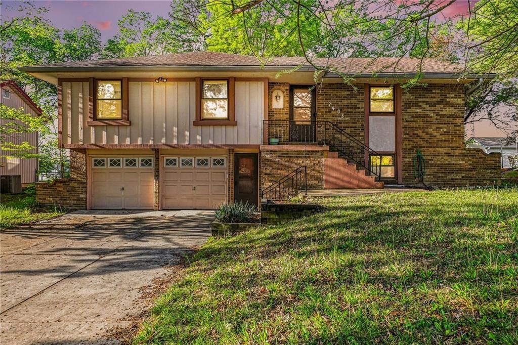 7403 E 134th Terrace, Grandview, MO