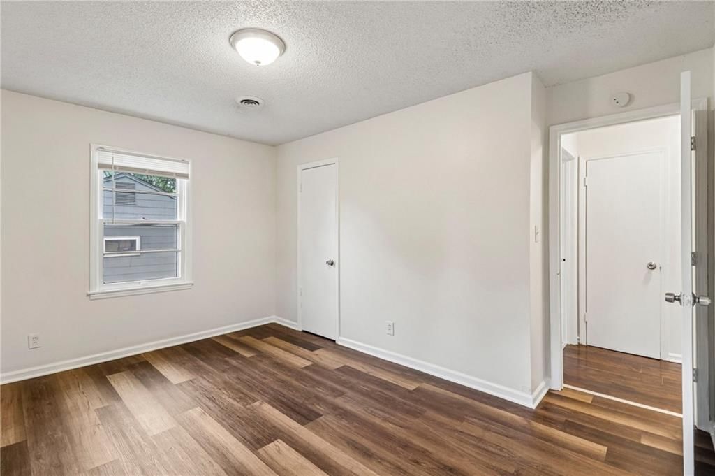 11709 Lawndale Avenue — photo 18