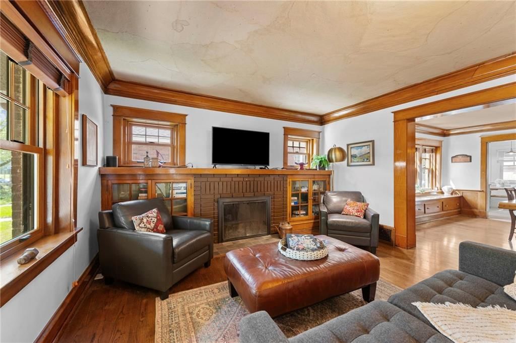 5828 HOLMES Street — photo 8