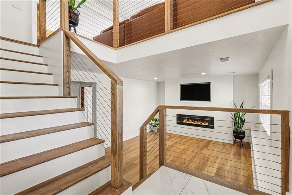2413 W Post Oak Road — photo 5