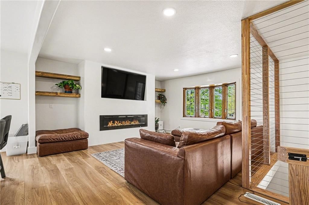 2413 W Post Oak Road — photo 6