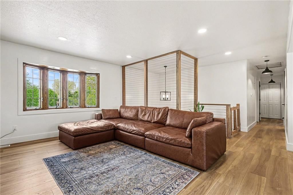 2413 W Post Oak Road — photo 7