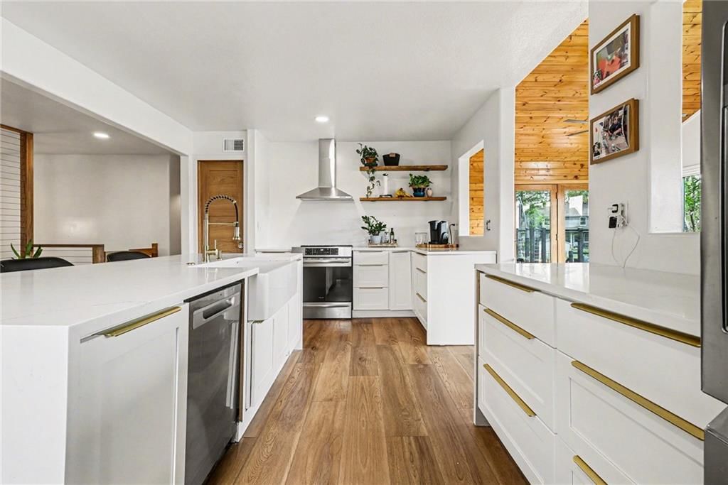 2413 W Post Oak Road — photo 9