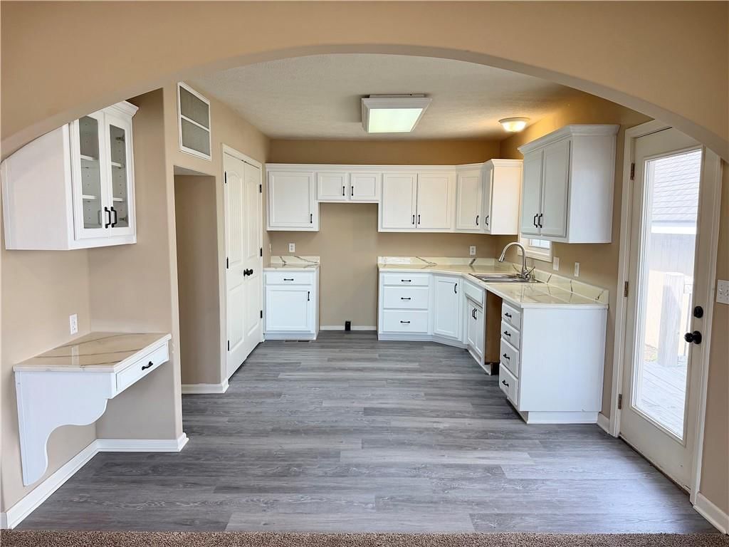 904 W Fort Scott Street — photo 5