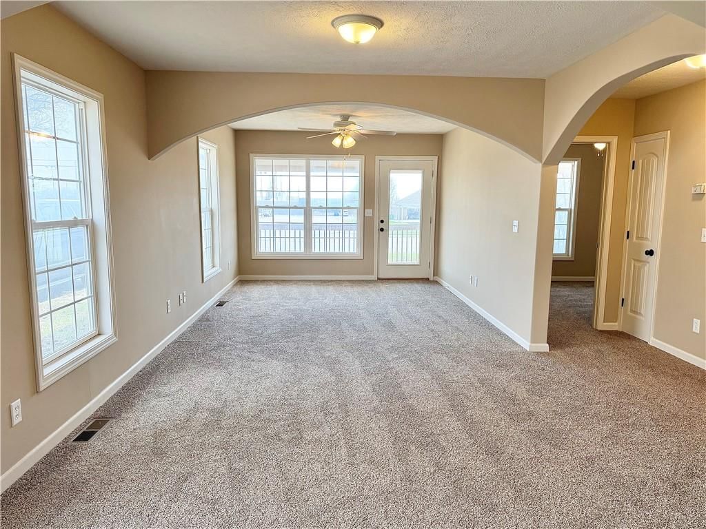 904 W Fort Scott Street — photo 8