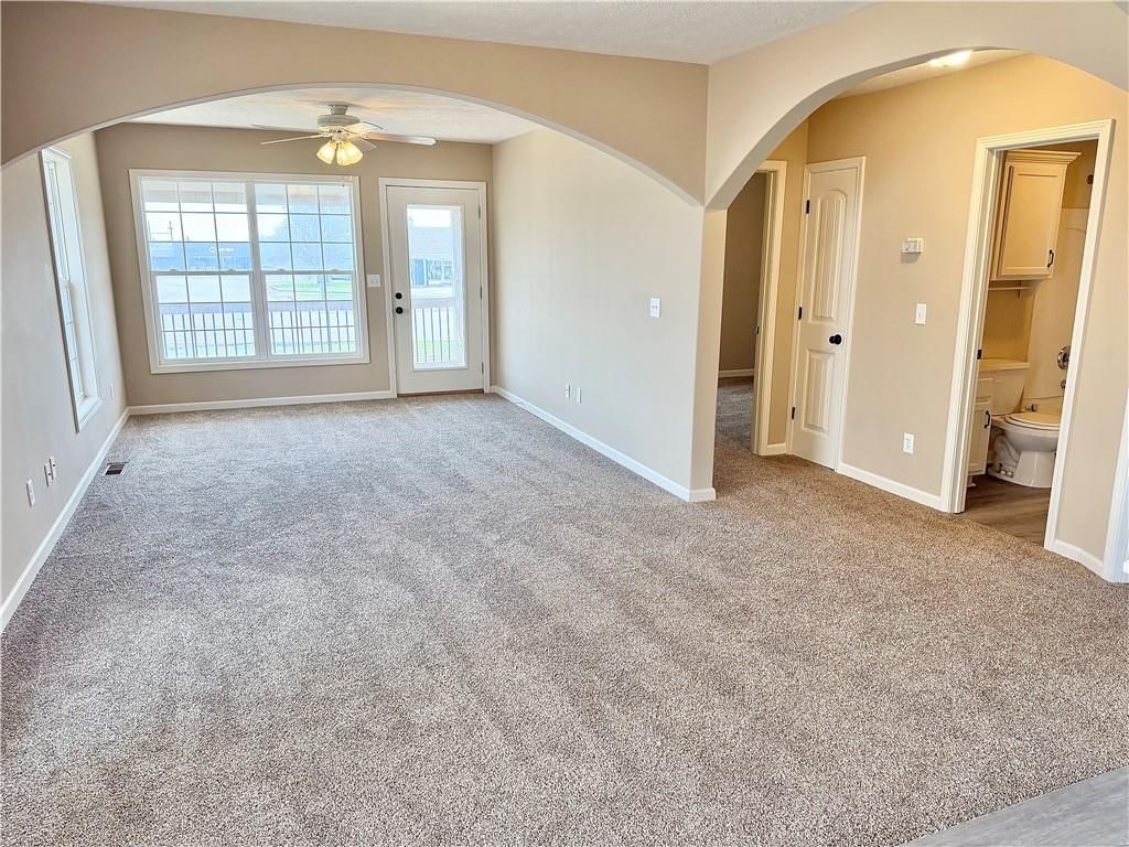904 W Fort Scott Street — photo 9