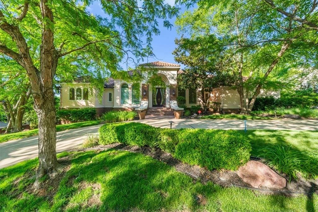 3104 W 117th Street, Leawood, KS