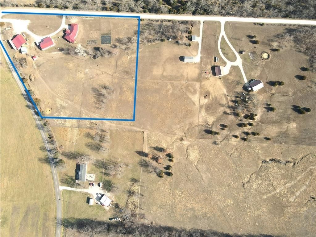 1106 SW County Road KK, Holden