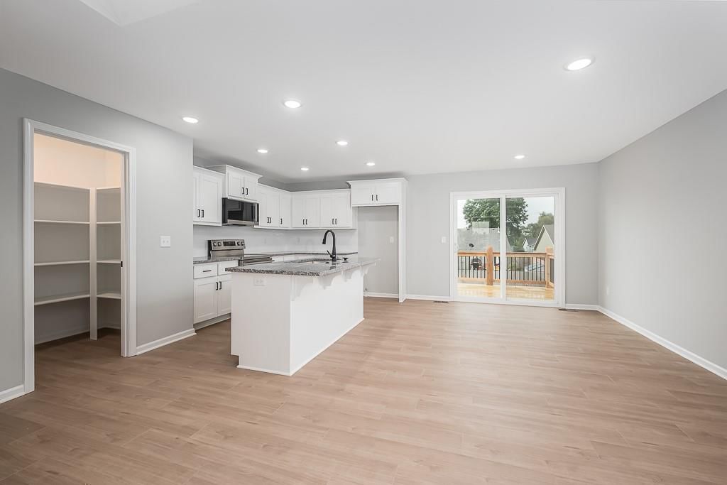 1007 2nd Street — photo 3