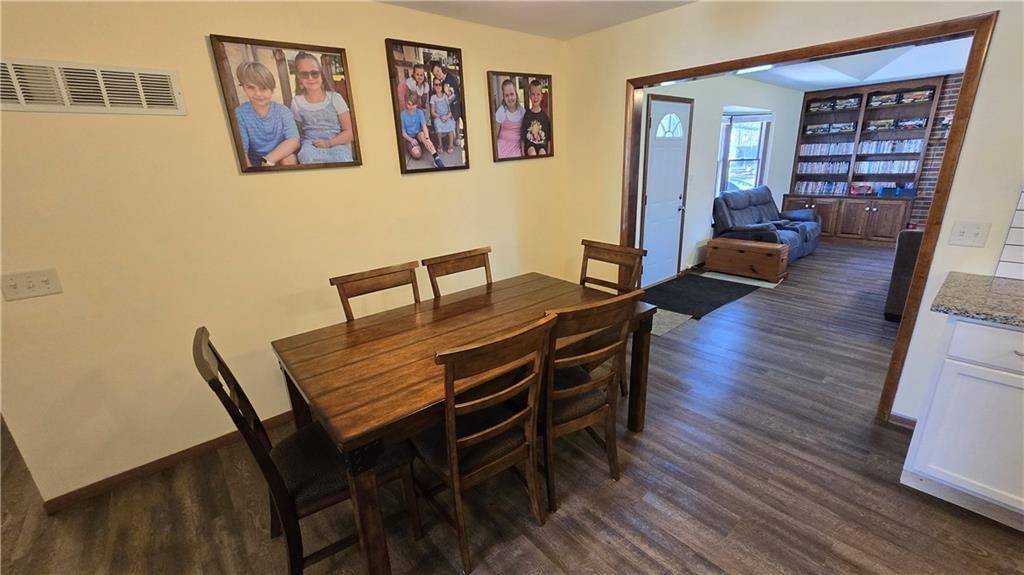 612 N Cedar Street — photo 9