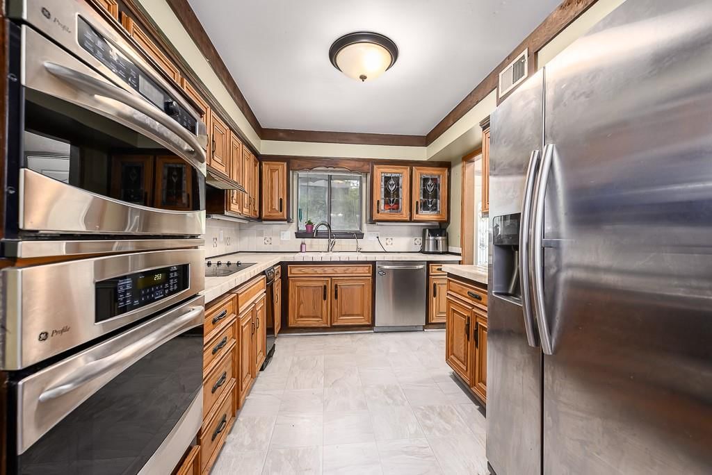 12374 Pinehurst Drive — photo 8