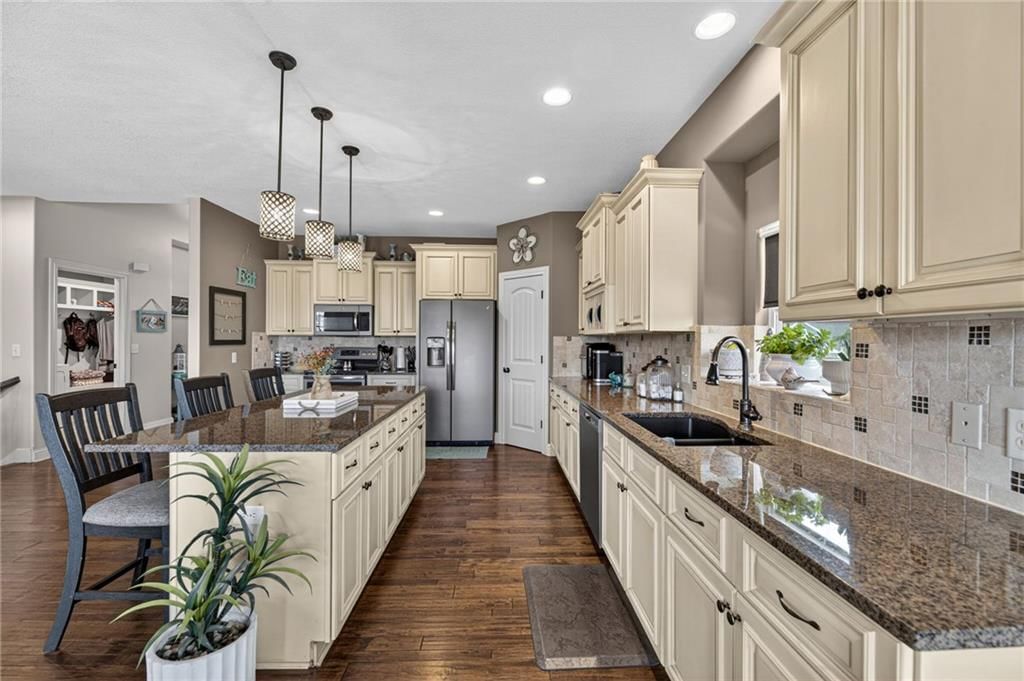 25250 W 141ST Terrace — photo 9