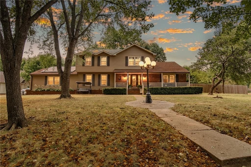 101 S Connie Drive — photo 1