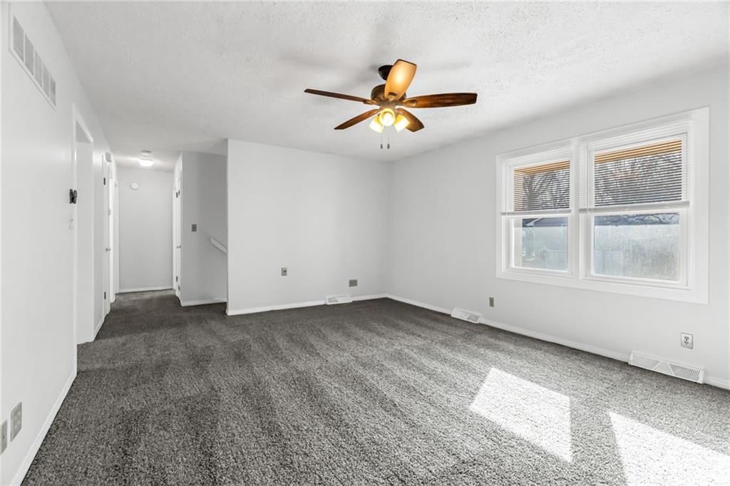 611 NE Corder Street — photo 5
