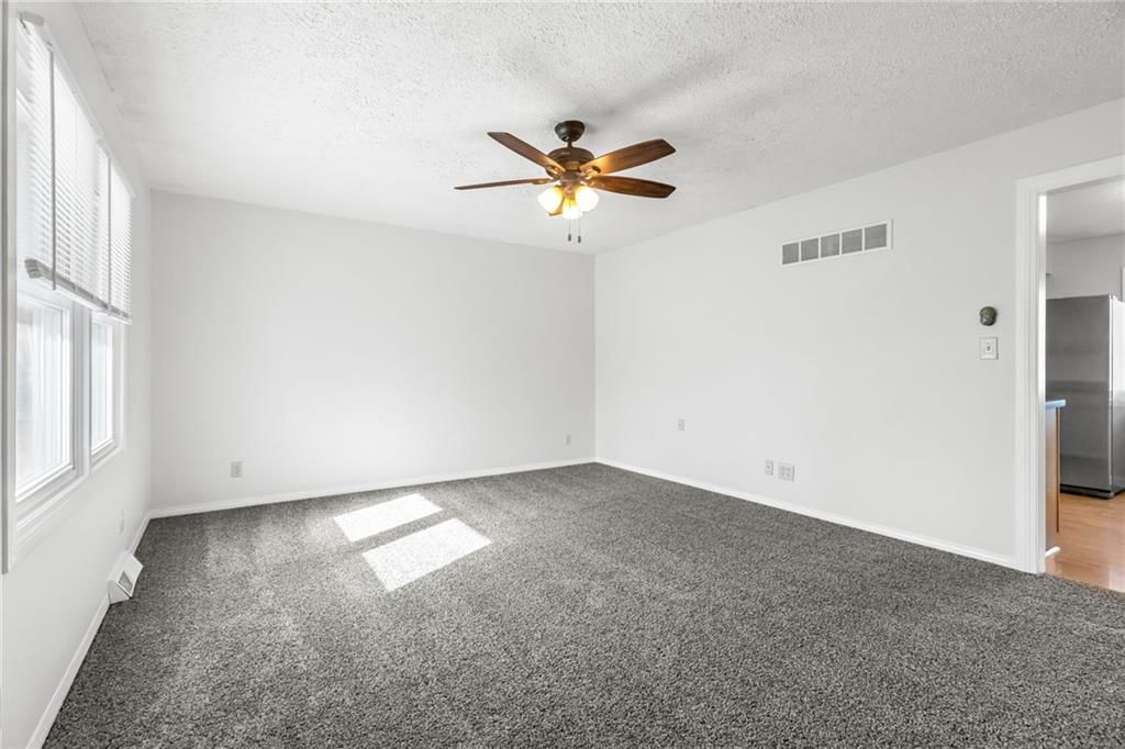 611 NE Corder Street — photo 7