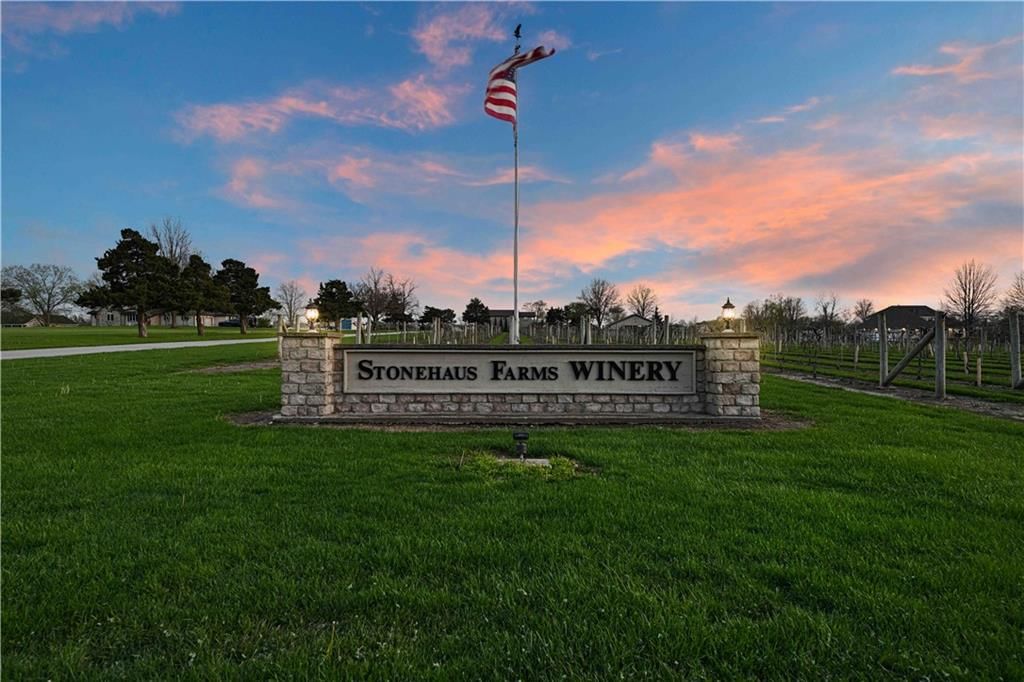 24607 NE Colbern Road, Lee's Summit, MO