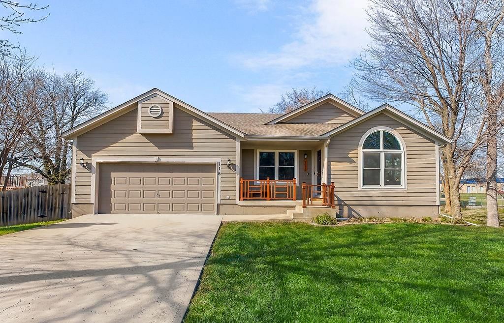116 E Westhoff Place — photo 1