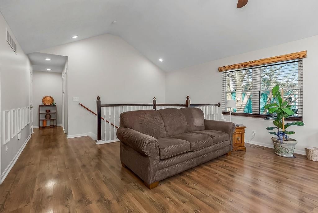 116 E Westhoff Place — photo 3