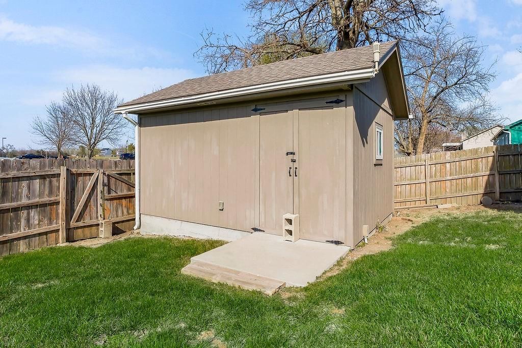 116 E Westhoff Place — photo 28