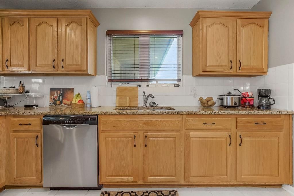 116 E Westhoff Place — photo 8