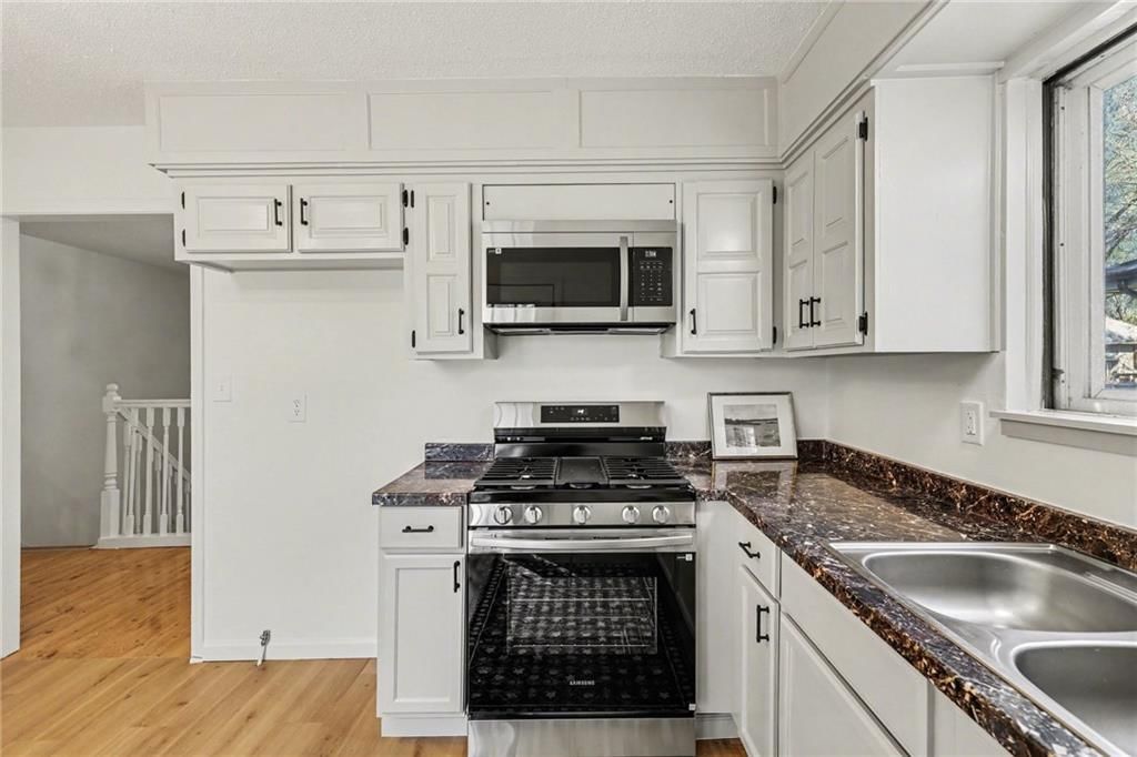 11939 Smalley Avenue — photo 13
