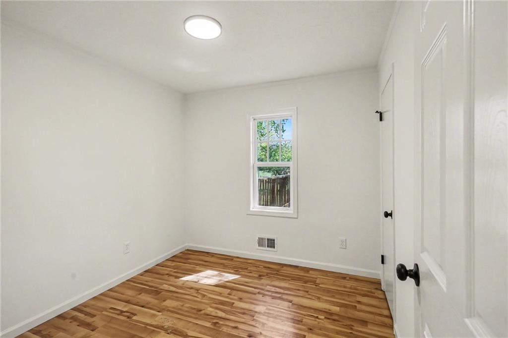 11939 Smalley Avenue — photo 27