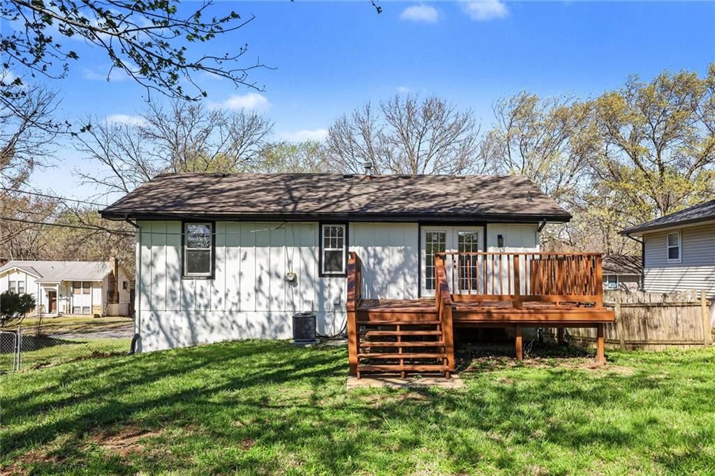 11939 Smalley Avenue — photo 34