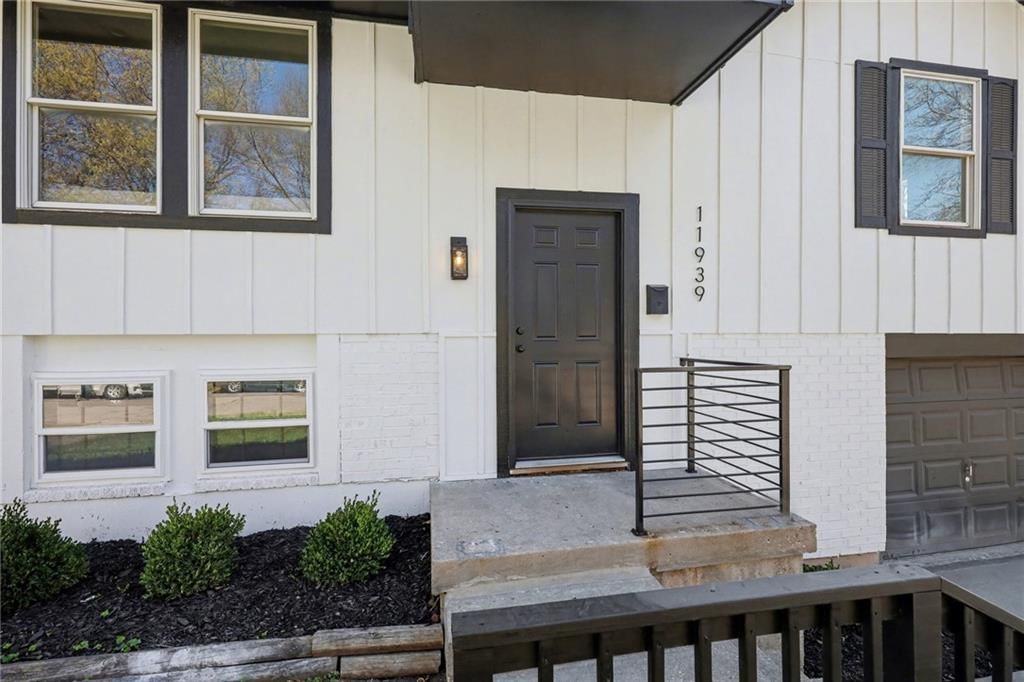 11939 Smalley Avenue — photo 5