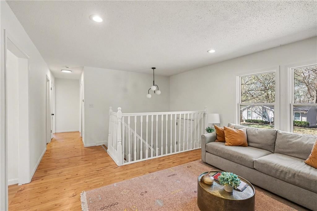 11939 Smalley Avenue — photo 10